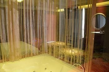 Yichang Xiangjiang No. 1 Hotel Екстер'єр фото